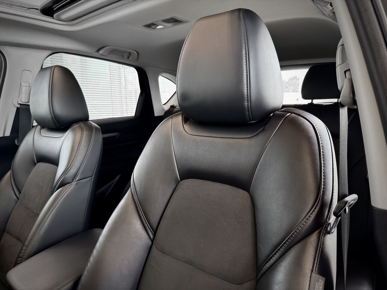 2022 Mazda CX-5 Black Notre-Dame-des-Prairies - photo #18