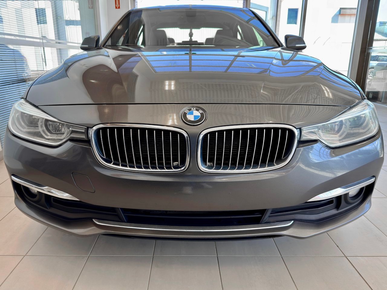 2016 BMW 3 Series Beige Notre-Dame-des-Prairies - photo #5