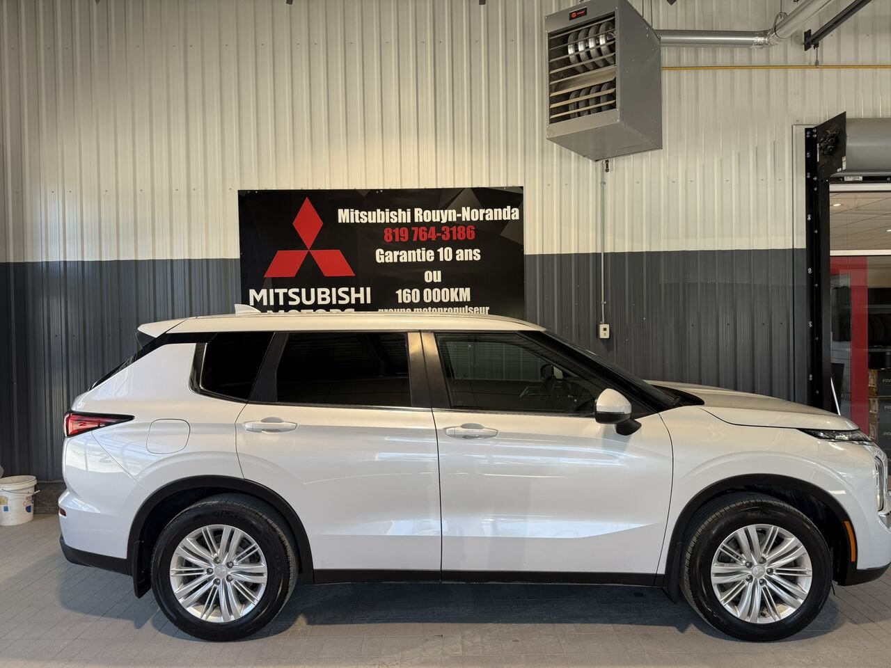 Mitsubishi Outlander 2022 Blanc Mont-Laurier - photo #3