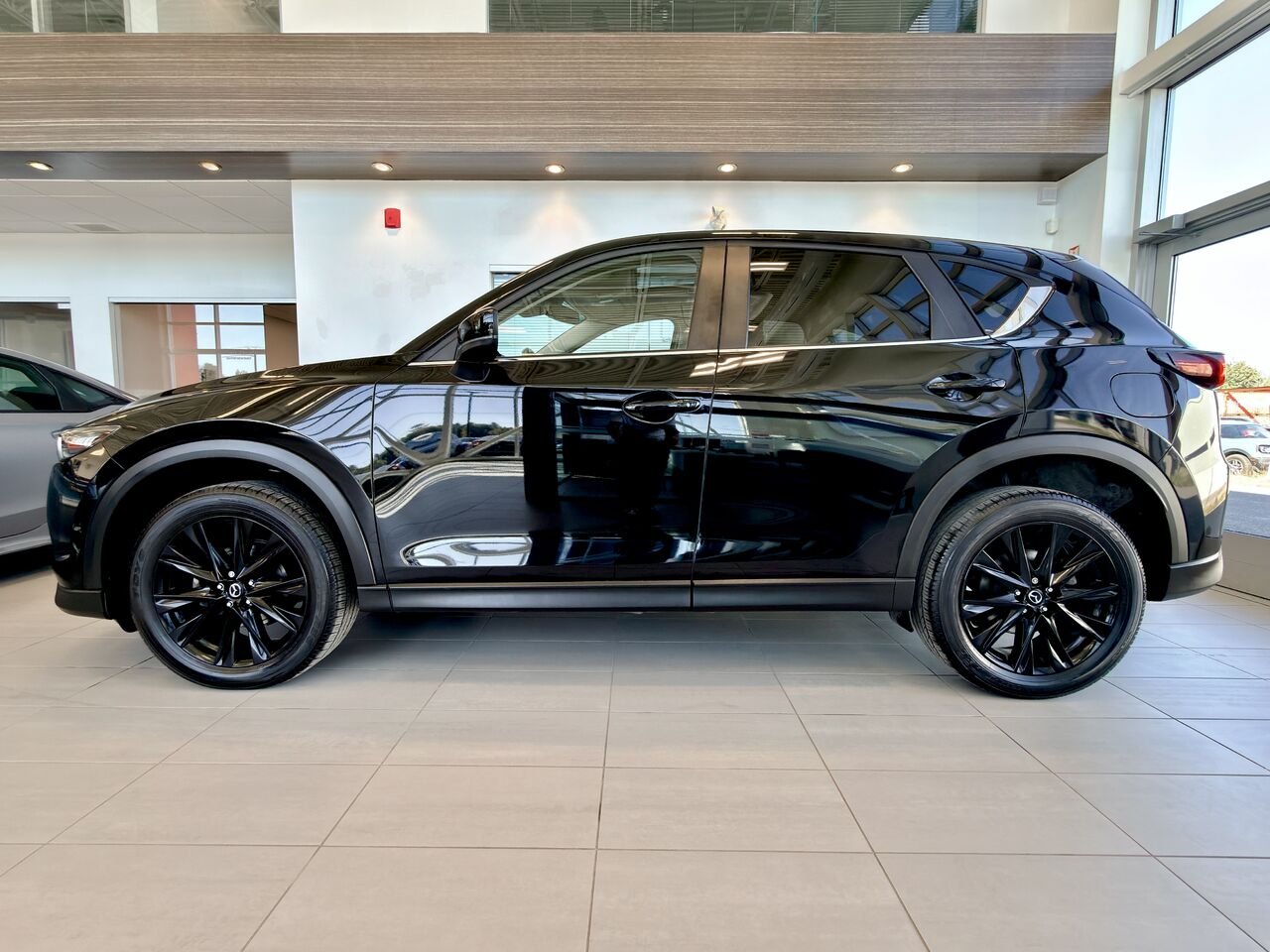 Mazda CX-5 2023 Noir Notre-Dame-des-Prairies - photo #7