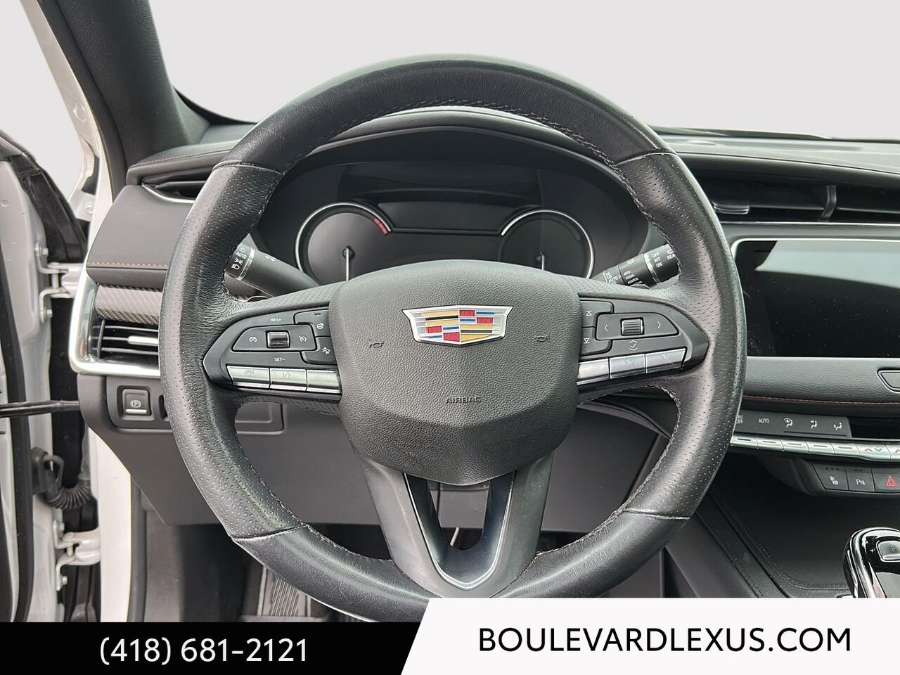 2023 Cadillac XT4 601193 | Traction intégrale, 4 portes Sport White Quebec - photo #11