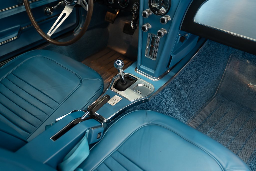 Chevrolet Corvette 1967 Bleu Montréal - photo #40