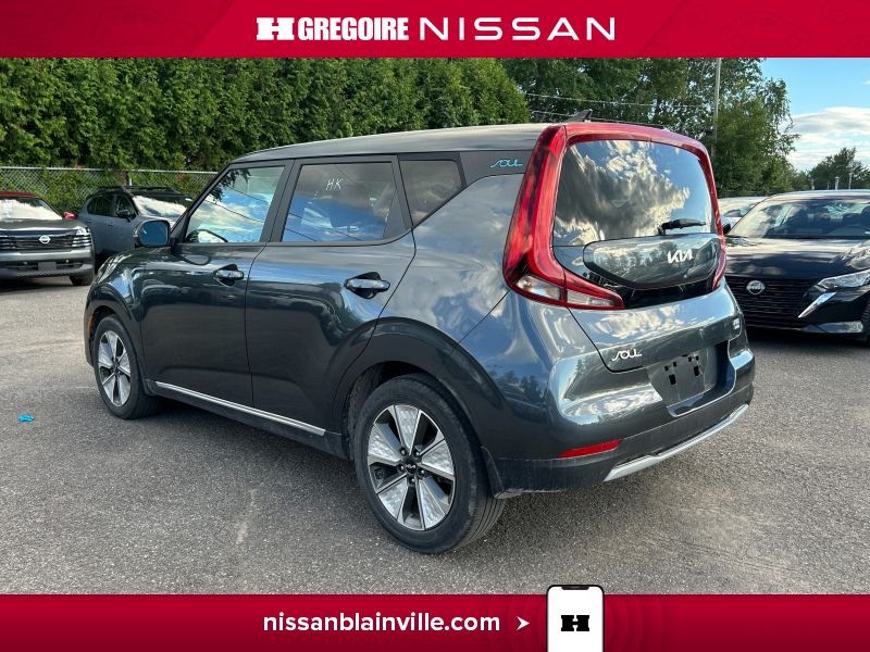 2022 Kia Soul Grey Laval - photo #12