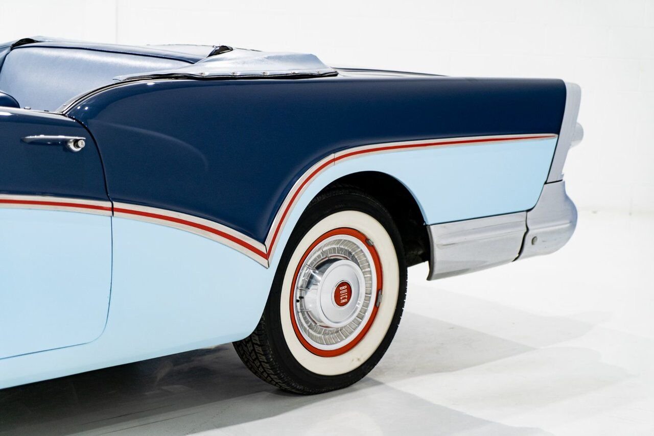 Buick Special 364/300HP NailHead 1 of only 2,056 1957 Bleu Montréal - photo #30