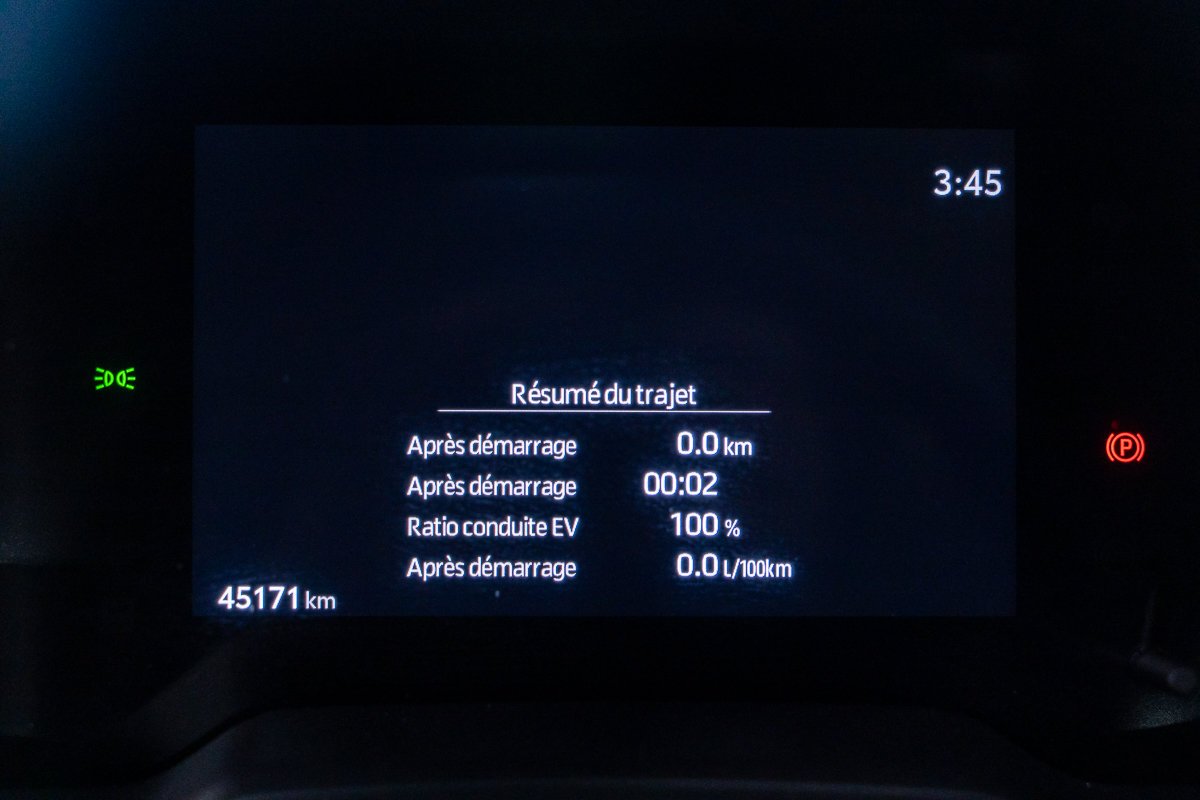 2025 Toyota Corolla Hybrid LE Blue Montreal - photo #2