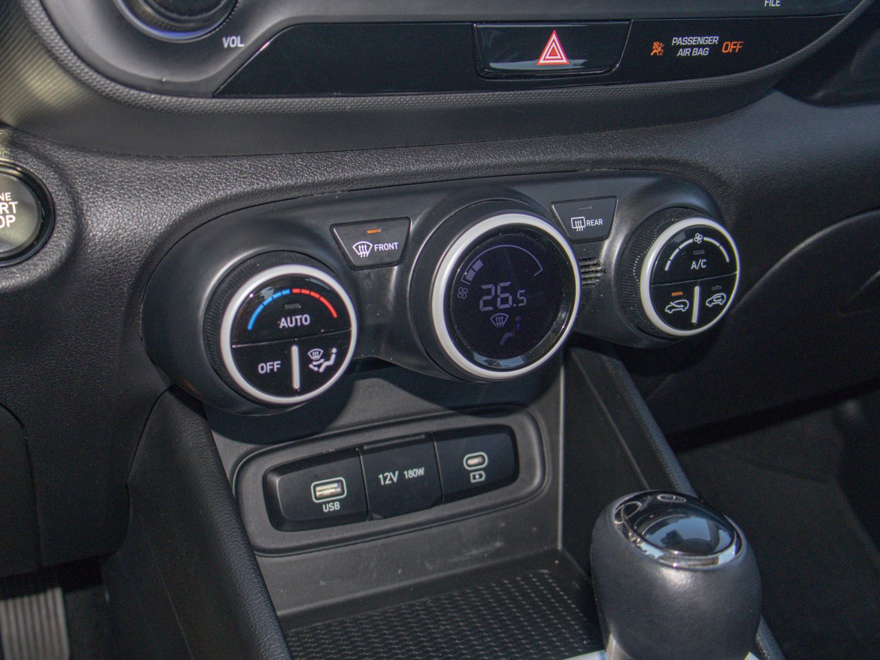 2024 Hyundai Venue Ultimate IVT w/Black Interior White Sherwood Park - photo #27