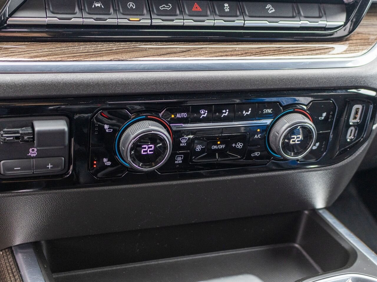 Chevrolet Silverado 1500 LT Trail Boss cabine multiplace 2024 Blanc Châteauguay - photo #15