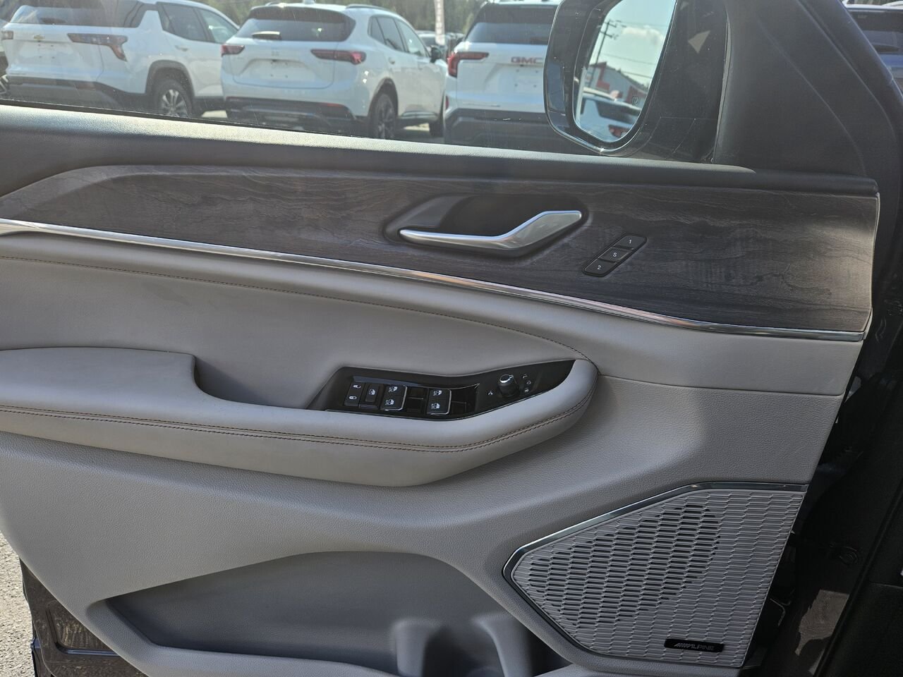 2023 Jeep Grand Cherokee Overland 4x4 Grey Thetford Mines - photo #14