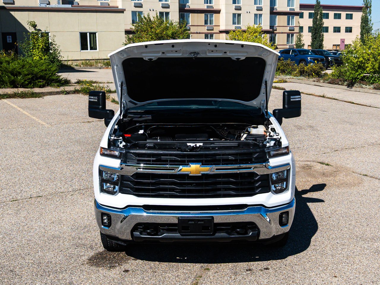 2025 Chevrolet Silverado 2500HD 4WD Crew Cab 159 LT White Sherwood Park - photo #9
