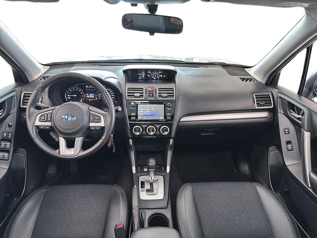 2017 Subaru Forester White Baie-Comeau - photo #10