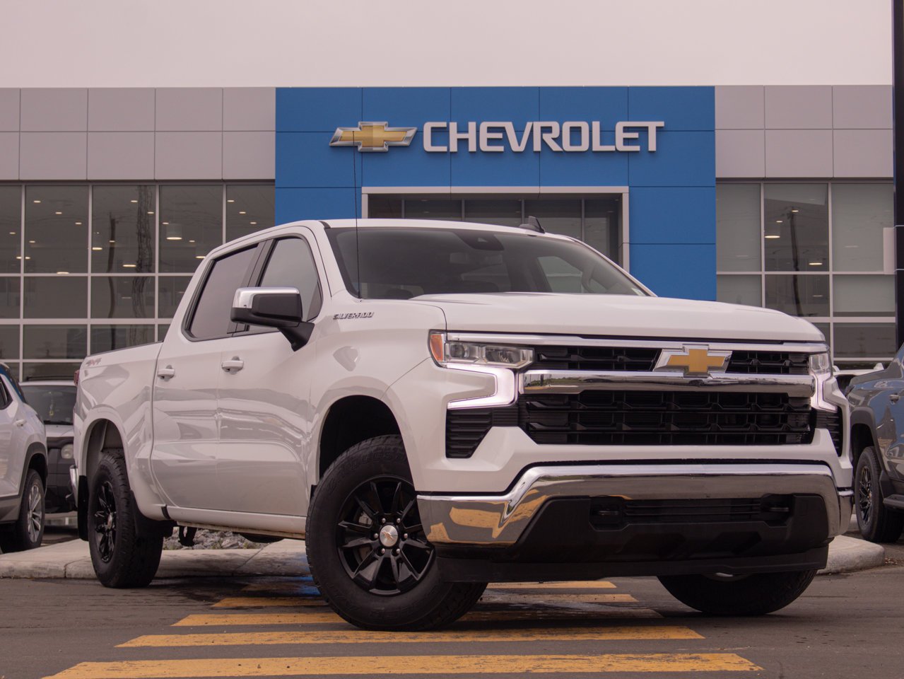2025 Chevrolet Silverado 1500 4WD Crew Cab 147 LT White Sherwood Park - photo #12