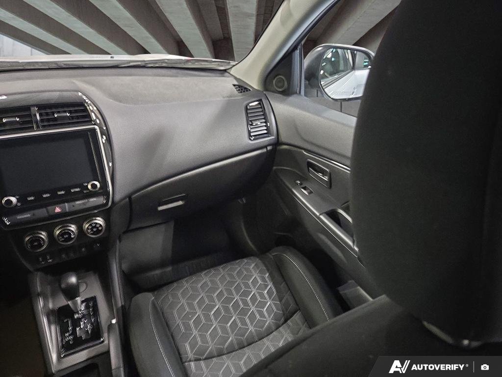 2025 Mitsubishi RVR 2602191A | ES, low kms, nearly new. White Edmonton - photo #23