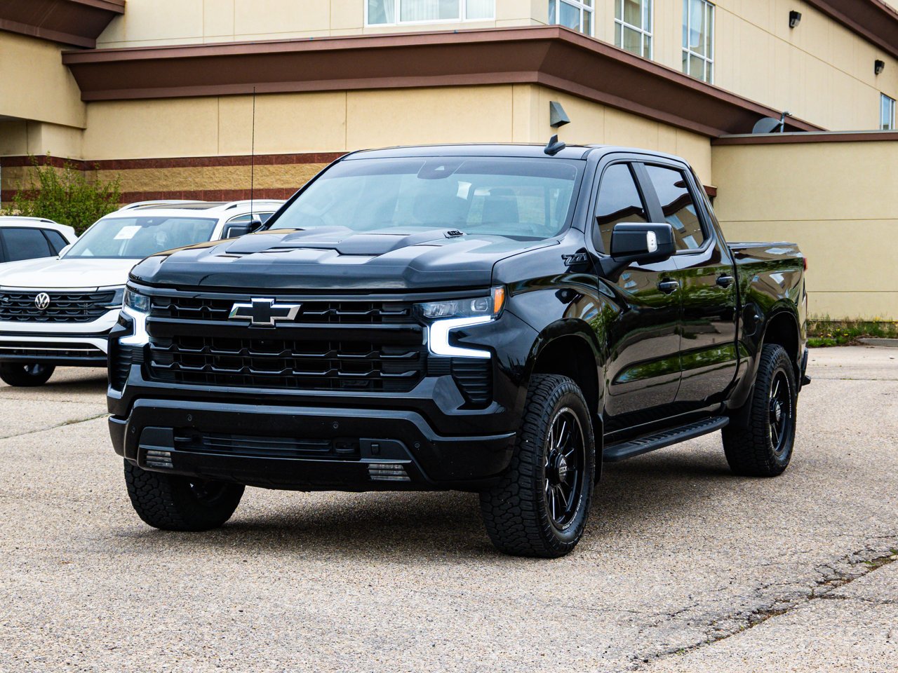 2024 Chevrolet Silverado 1500 4WD Crew Cab 147 LT Trail Boss Black Sherwood Park - photo #3