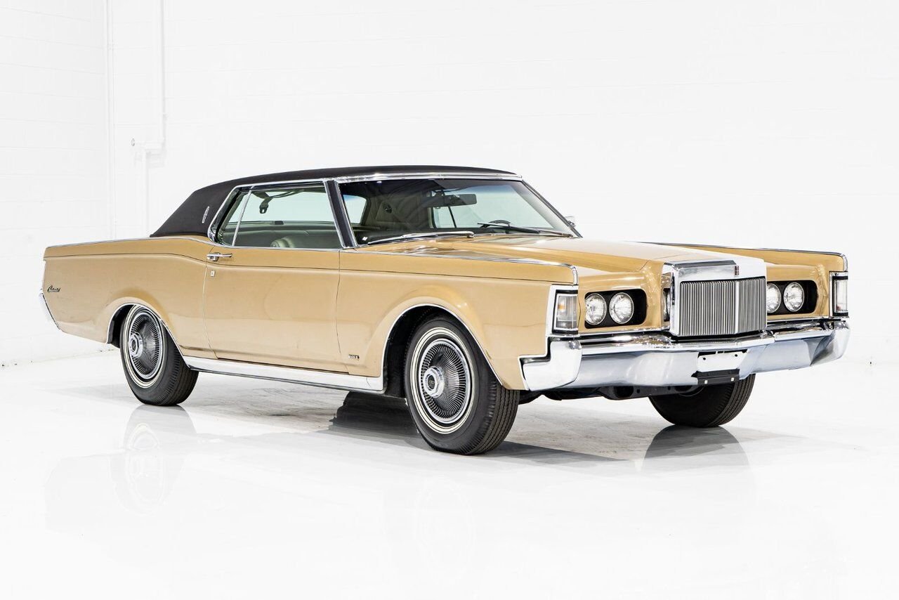 Lincoln Continental Only 687 miles from new. Unrestored example **PRICE IN USD** 1969 Or Montréal - photo #27