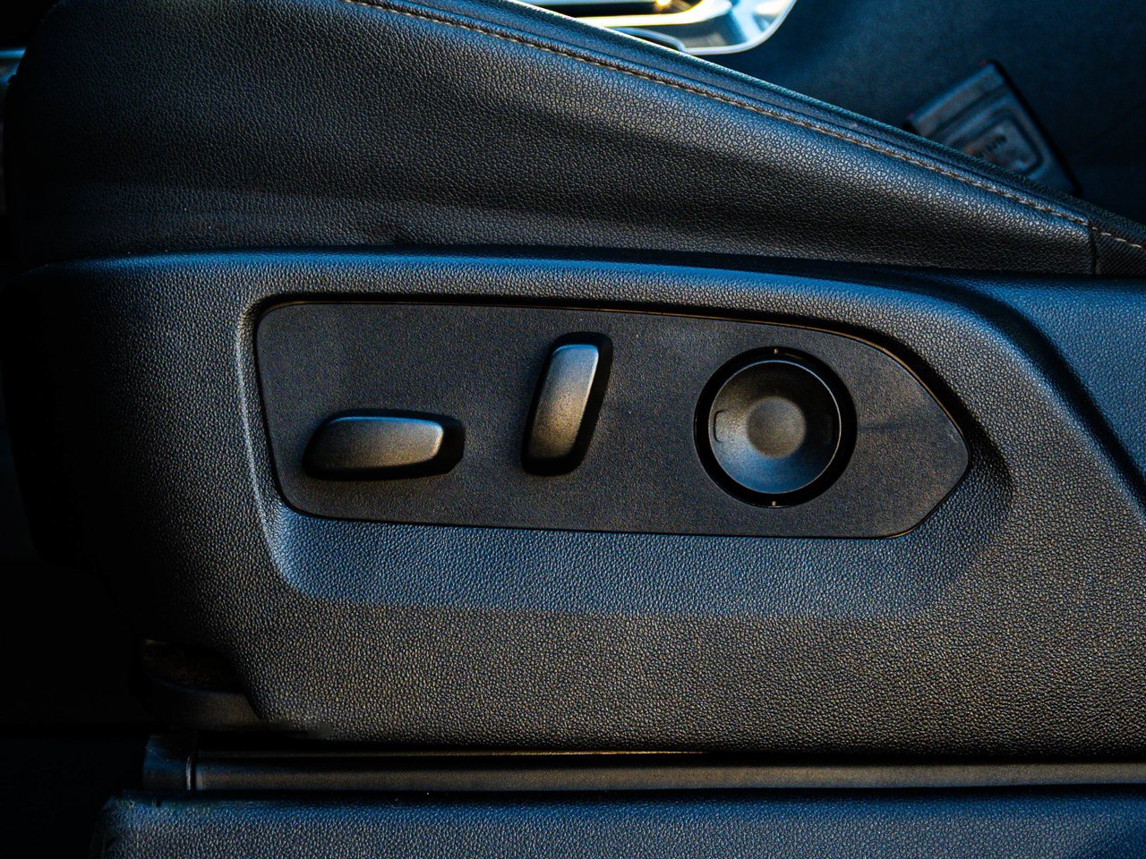 2025 Chevrolet Silverado 3500HD 4WD Crew Cab 159 LTZ Grey Sherwood Park - photo #22