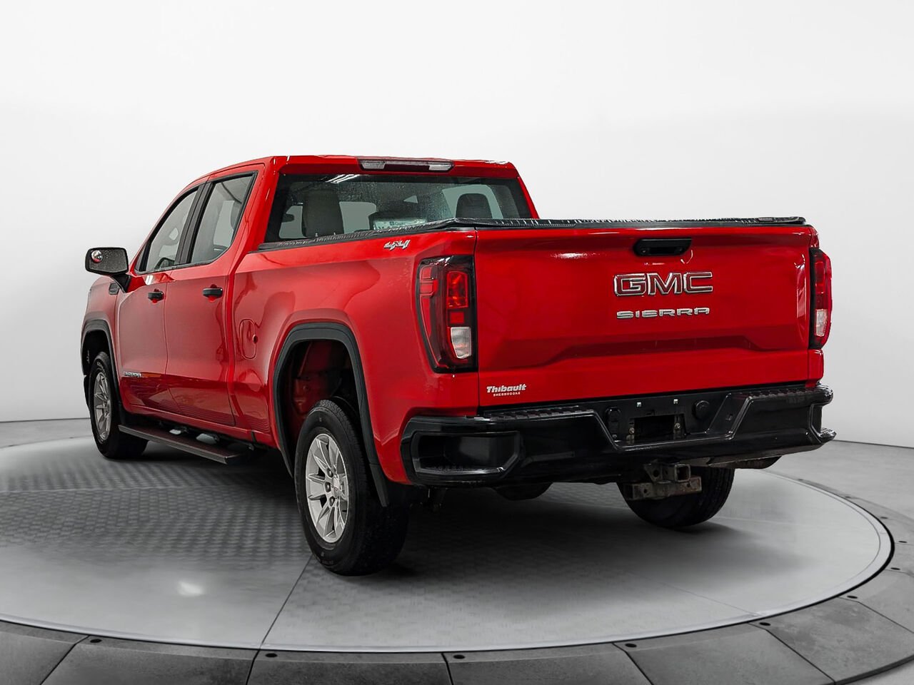 GMC Sierra 1500 Pro 4WD Crew Cab 6 Places 2023 Rouge Sherbrooke - photo #2