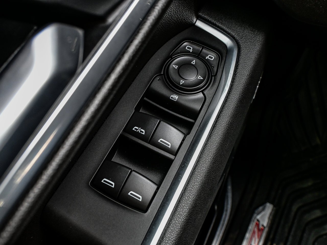 2026 Chevrolet Silverado 1500 4WD Crew Cab 147 RST White Sherwood Park - photo #17