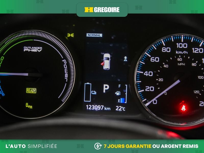 2019 Mitsubishi Outlander Plug-In Hybrid Silver Saint-Eustache - photo #23