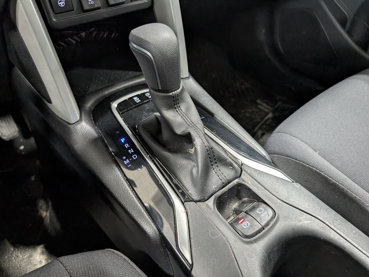 Toyota Corolla Cross LE AWD/SIÈGES CHAUFFANTS/AC BIZONE/VOLANT CHAUFFANT/BLUETOOTH 2025 Argent sonique métallisé Sherbrooke - photo #20