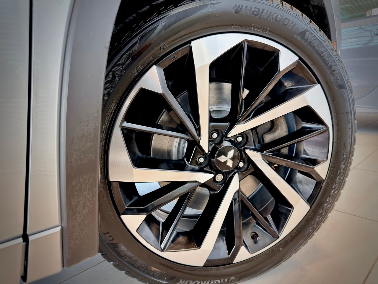 2023 Mitsubishi Outlander gray Notre-Dame-des-Prairies - photo #15