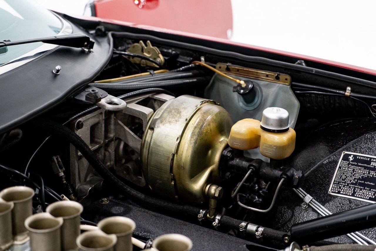 Ferrari 365 GTB4 Daytona 18,301 miles With Orig Books/Tools/ Carbs / Filter Box 1973 Rouge Montréal - photo #17