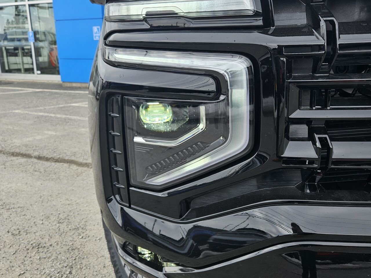 Chevrolet Suburban Z71 4 portes 4RM 2027 Noir Thetford Mines - photo #6