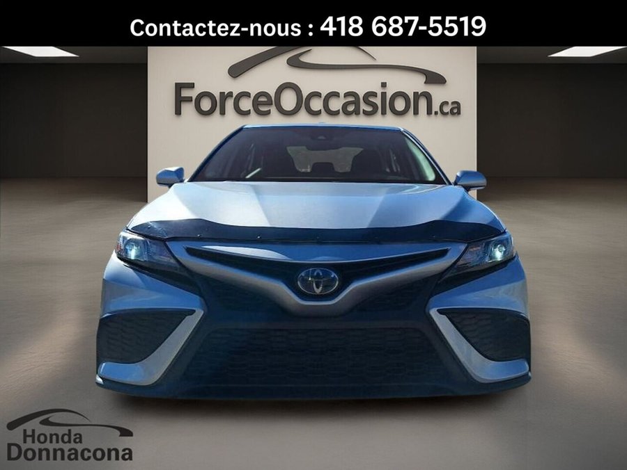 Toyota Camry SE Hybride, Bancs chauffant, Propre, Bas kilométrage 2021 Gris