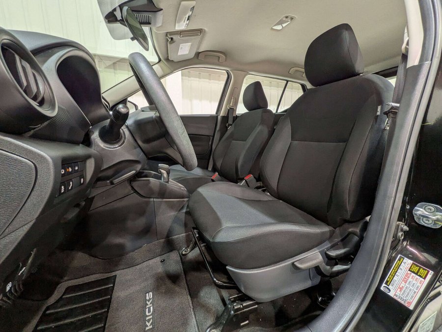 2024 Nissan Kicks S FWD Black