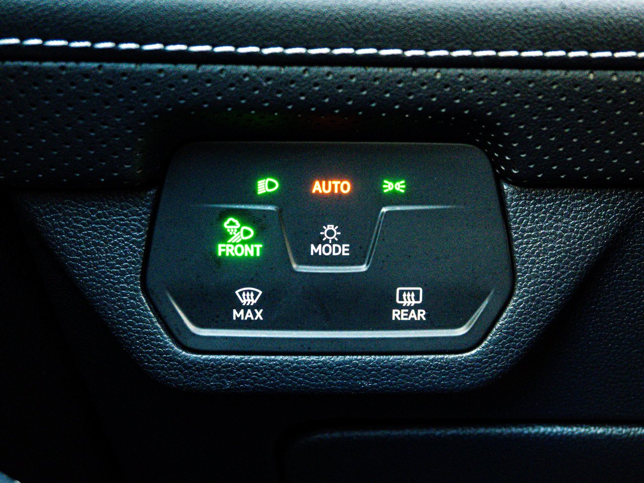 2025 Volkswagen Atlas Comfortline 2.0 TSI 4MOTION Black Sherwood Park - photo #17