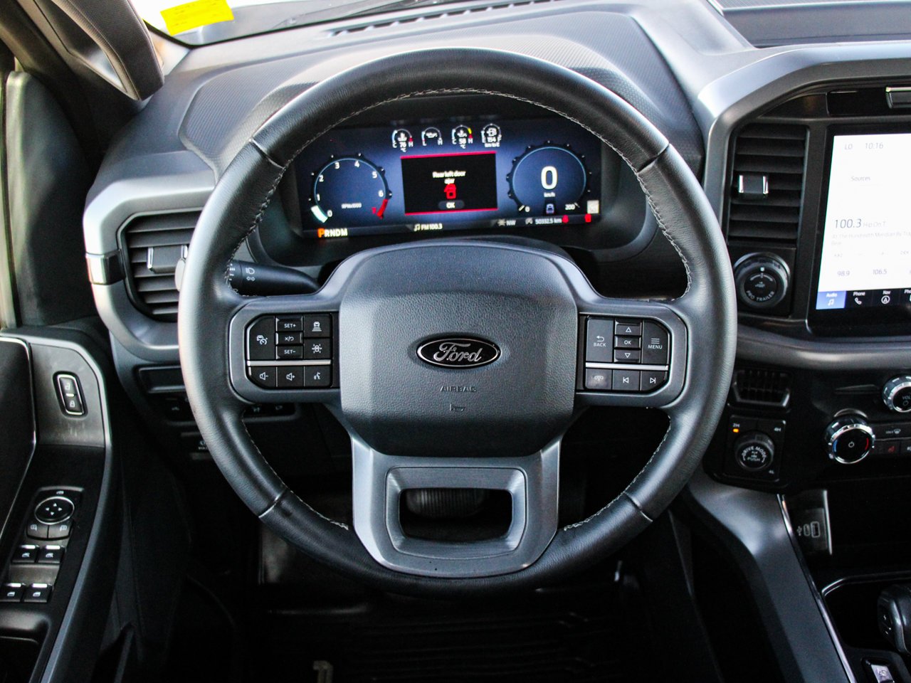 2025 Ford F-150 XLT 4WD SuperCrew 5.5' Box White Sherwood Park - photo #17