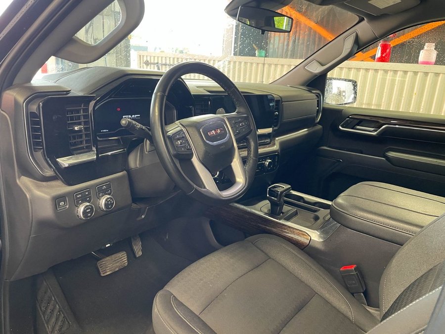 GMC Sierra 1500 ELEVATION CREW 4X4 V8 *NAV* SIÈGES CHAUFF BEDLINER 2024 Noir