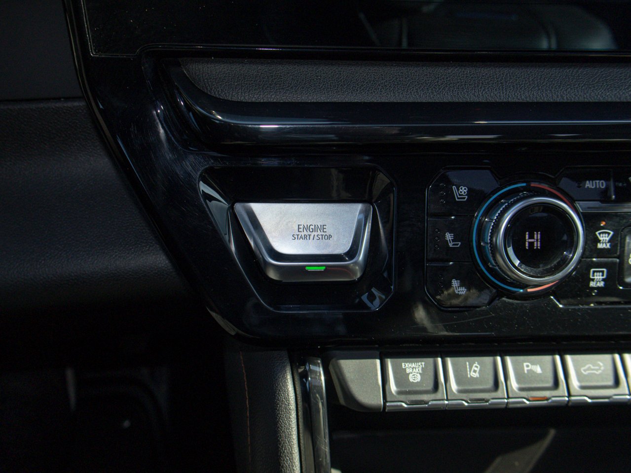 2024 GMC Sierra 2500HD 4WD Crew Cab 159 AT4 White Sherwood Park - photo #29