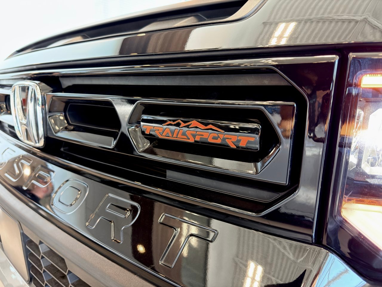 2026 Honda Passport Black Notre-Dame-des-Prairies - photo #13