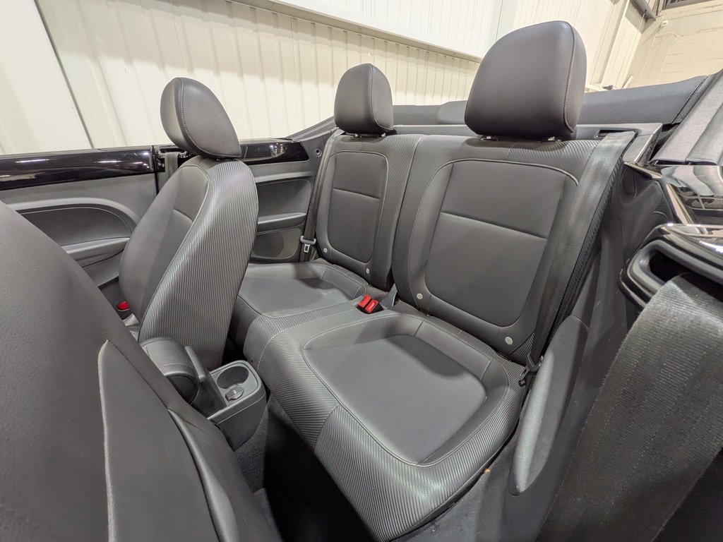 2016 Volkswagen Beetle Convertible 2dr Conv Denim Edition Black Val-David - photo #10