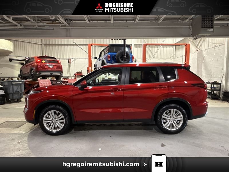 Mitsubishi Outlander LE * AWD * A partir 0.9% *Toit * Carplay * Mags 2024 Rouge
