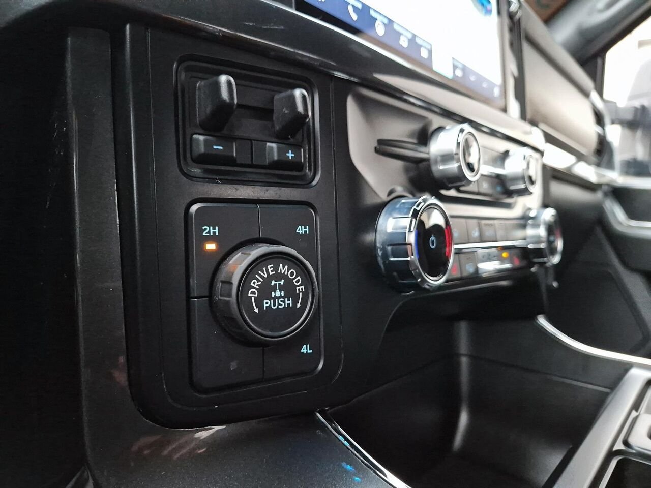 2023 Ford F-150 Black Saint-Jérôme - photo #31