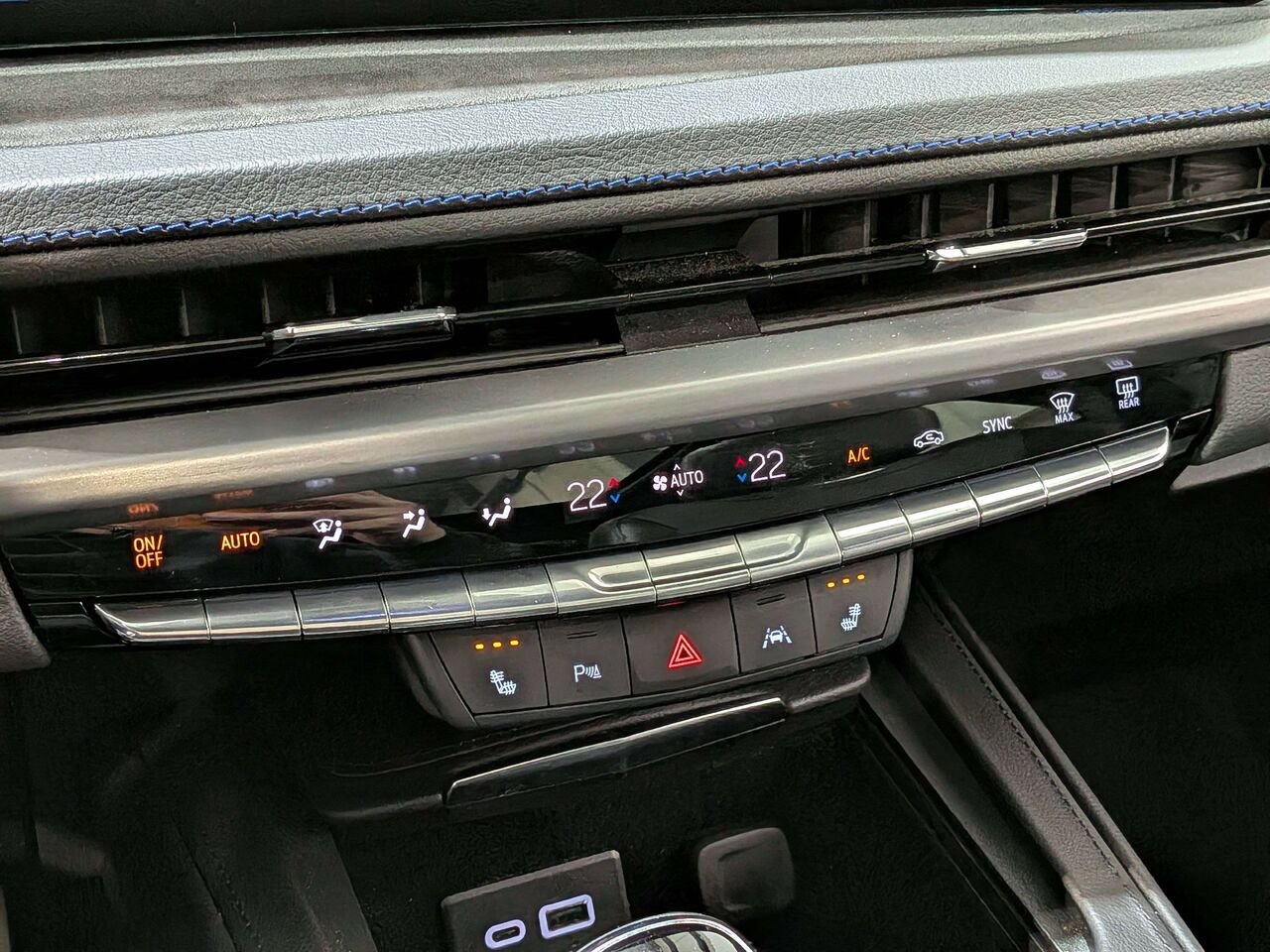 Cadillac XT4 AWD 4dr Sport 2024 Rouge Mirabel - photo #25