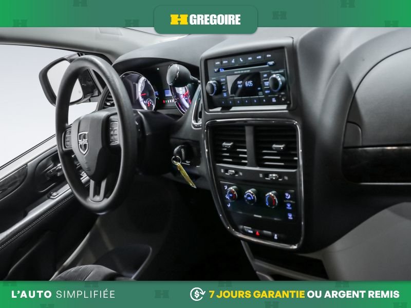 2019 Dodge GR Caravan Red Saint-Eustache - photo #24