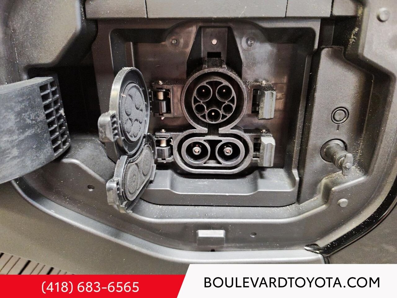 Toyota bZ4X 100243A-20 | LE 2024 Noir Québec - photo #1