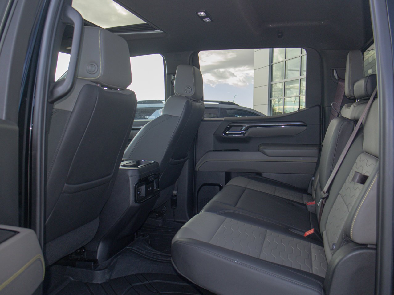 2024 Chevrolet Silverado 1500 4WD Crew Cab 147 ZR2 Black Sherwood Park - photo #35