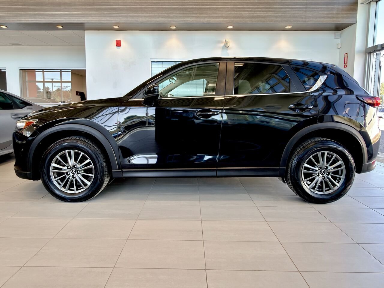 Mazda CX-5 2018 Noir Notre-Dame-des-Prairies - photo #4