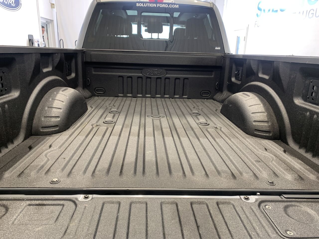 2025 Ford Super Duty F-250 SRW LARIAT LARIAT cabine 6 places 4RM caisse de 6,75 pi Grey Châteauguay - photo #15