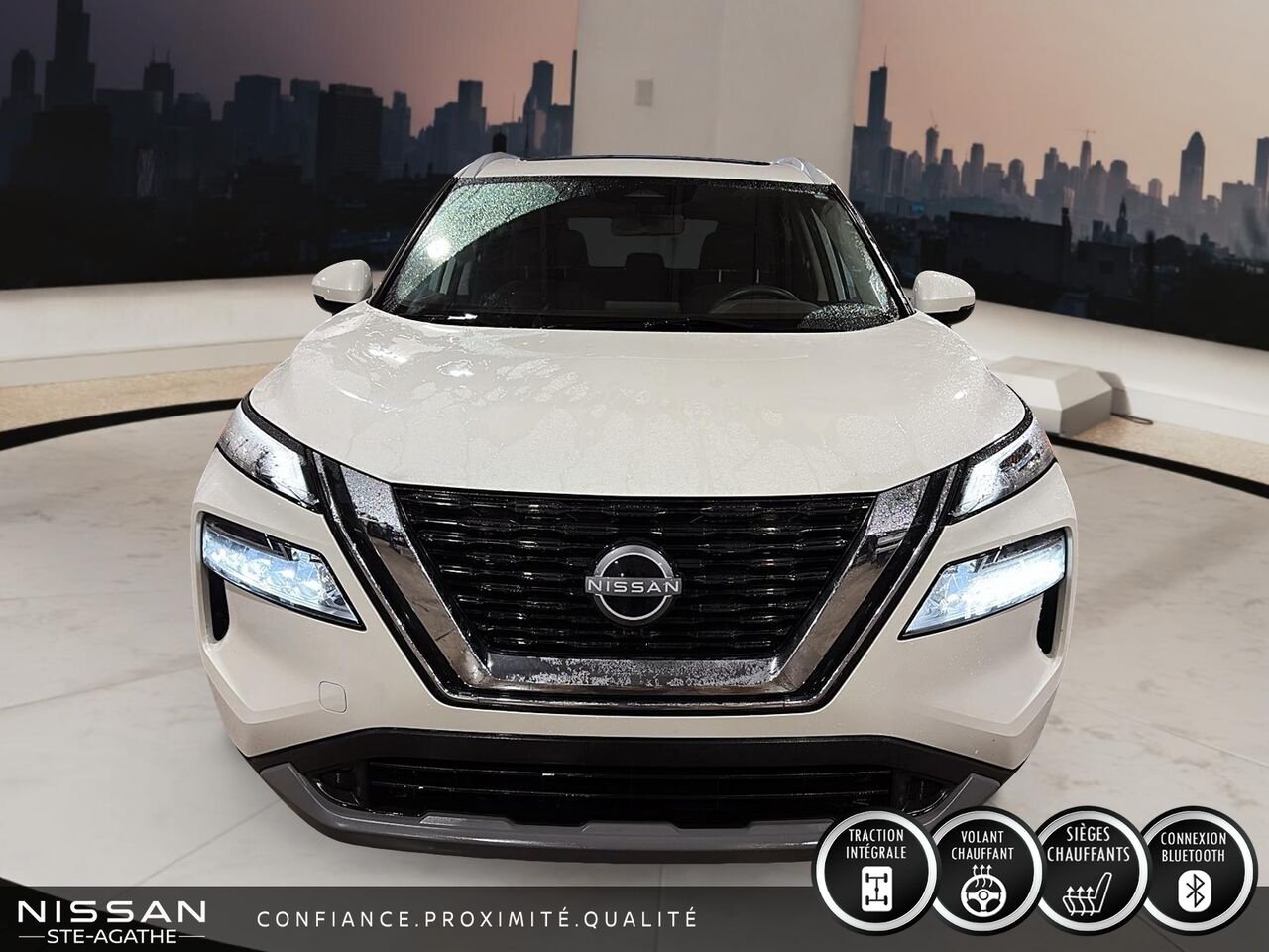 Nissan Rogue SV TI avec ensemble toit ouvrant 2023 Blanc Saint-Jérôme - photo #1