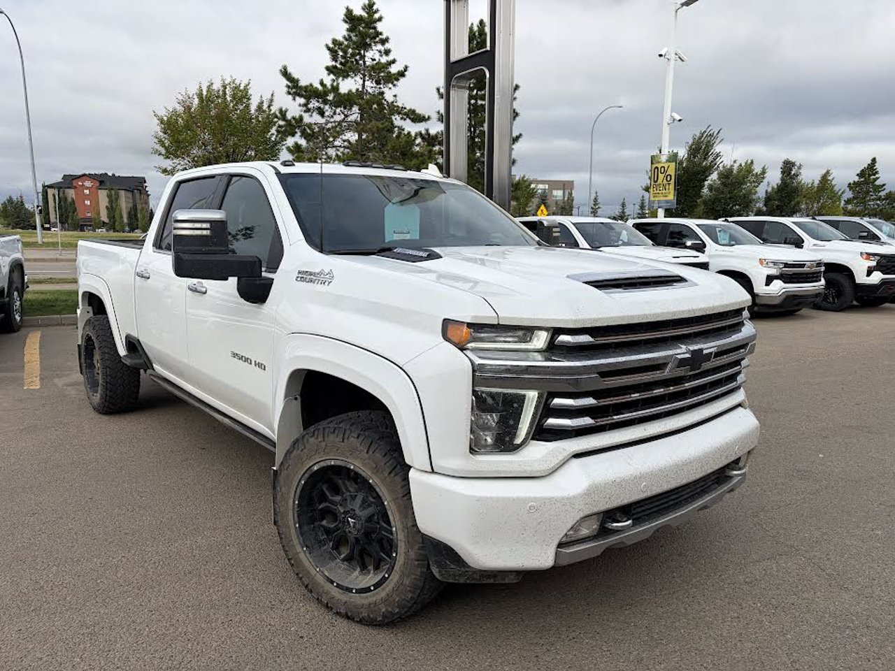 2023 Chevrolet Silverado 3500HD 4WD Crew Cab 159 High Country White Sherwood Park - photo #1