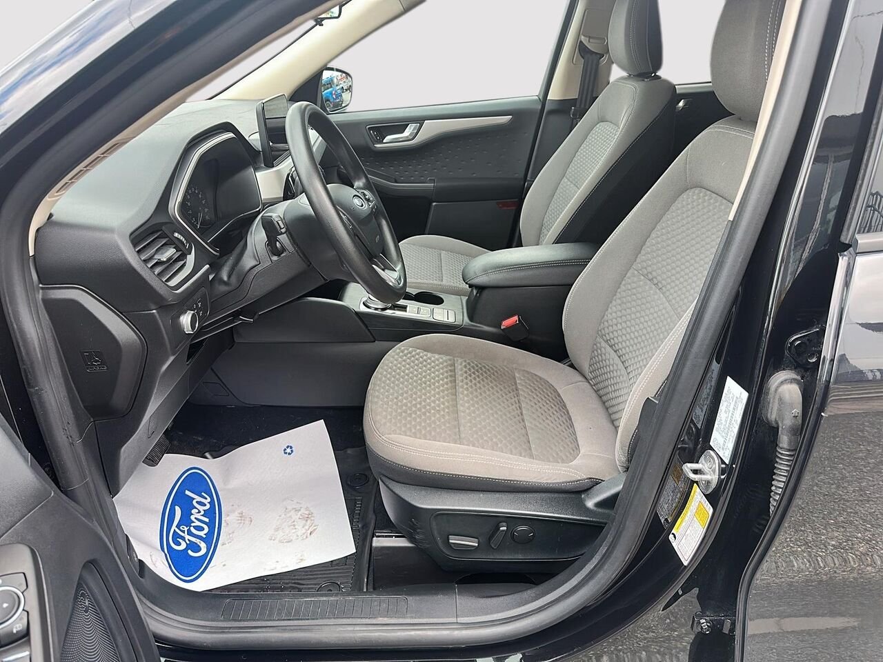 2020 Ford Escape Black Rouyn-Noranda - photo #6