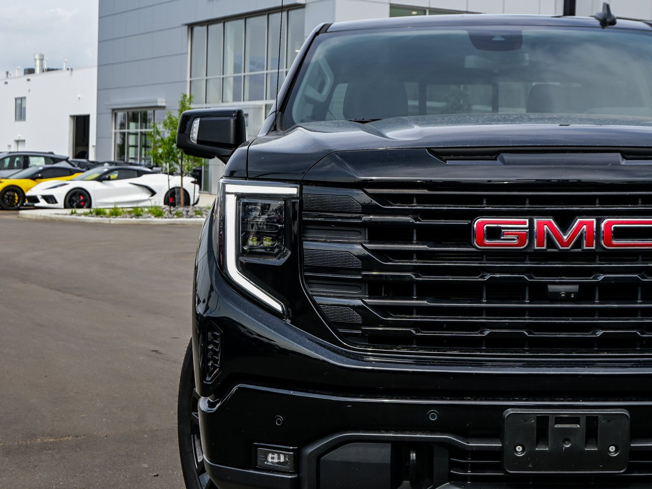 2024 GMC Sierra 1500 4WD Crew Cab 147 Elevation Black Sherwood Park - photo #4