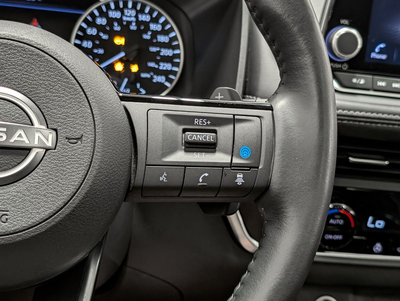 2023 Nissan Rogue SV avec ensemble Toit ouvrant Saint-Eustache - photo #19