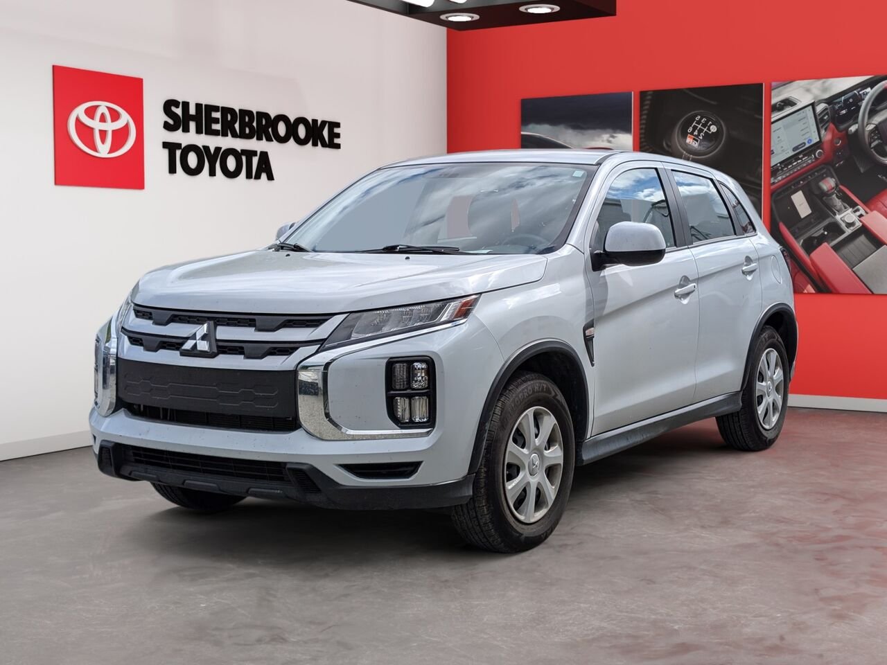 Mitsubishi RVR ES/SIÈGES CHAUFFANTS/AC/CAMÉRA DE RECUL/VITRES ÉLECTRIQUES 2023 Blanc Sherbrooke - photo #0