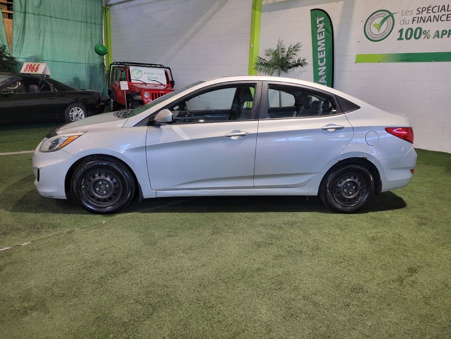 Hyundai Accent Berline 4 portes, boîte automatique SE 2015 Gris