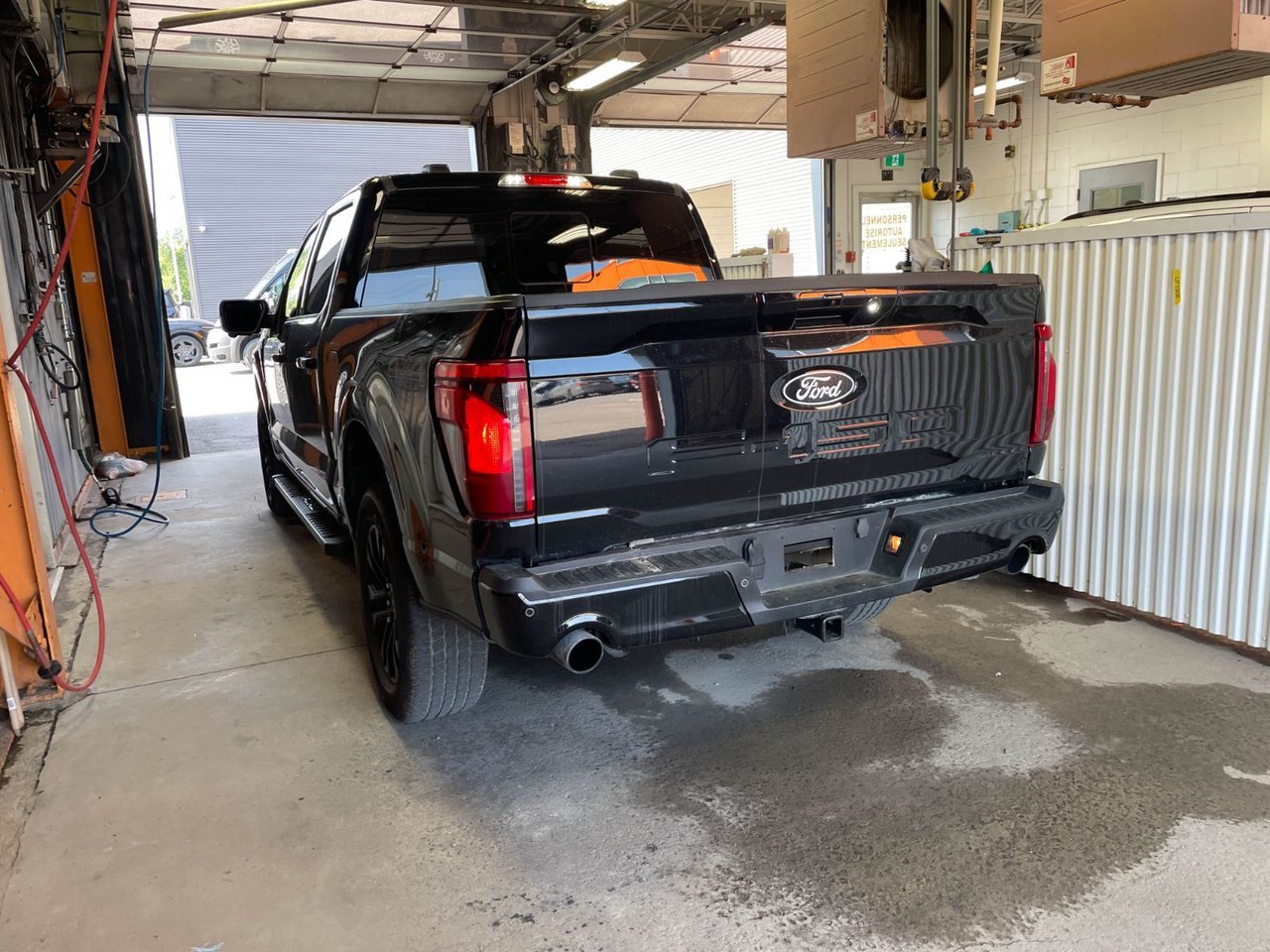 Ford F-150 XLT CREW 4X4 *3.5L POWERBOOST HYBRID* NAV BEDLINER 2024 Noir Saint-Jérôme - photo #5